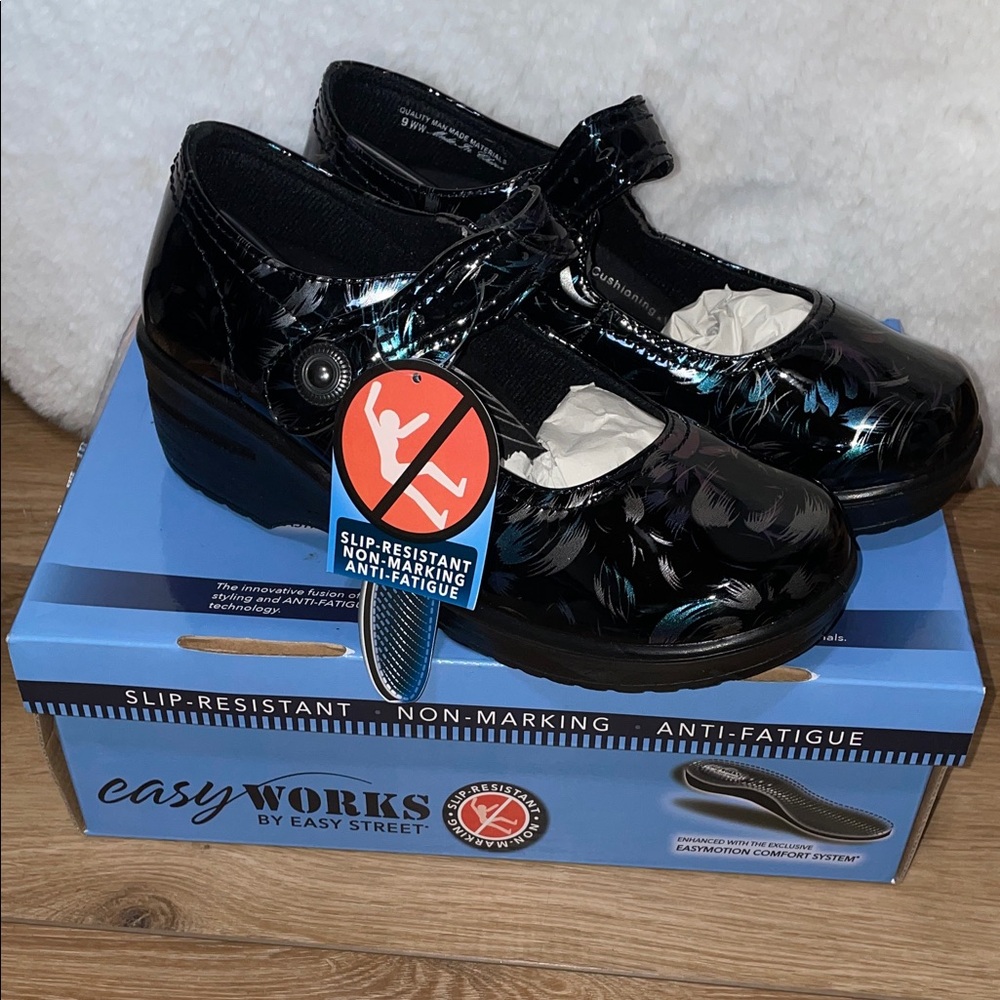 Easy Works by Easy Street Letsee Mary Jane Clogs